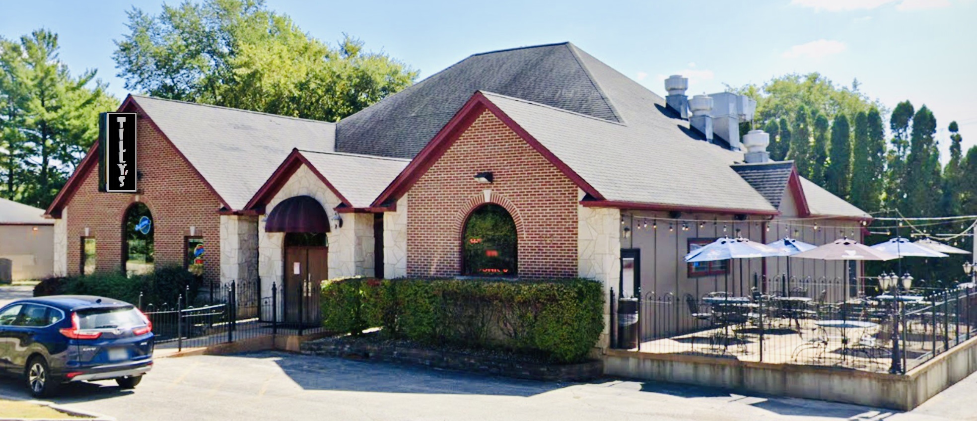 Tilly's Exterior